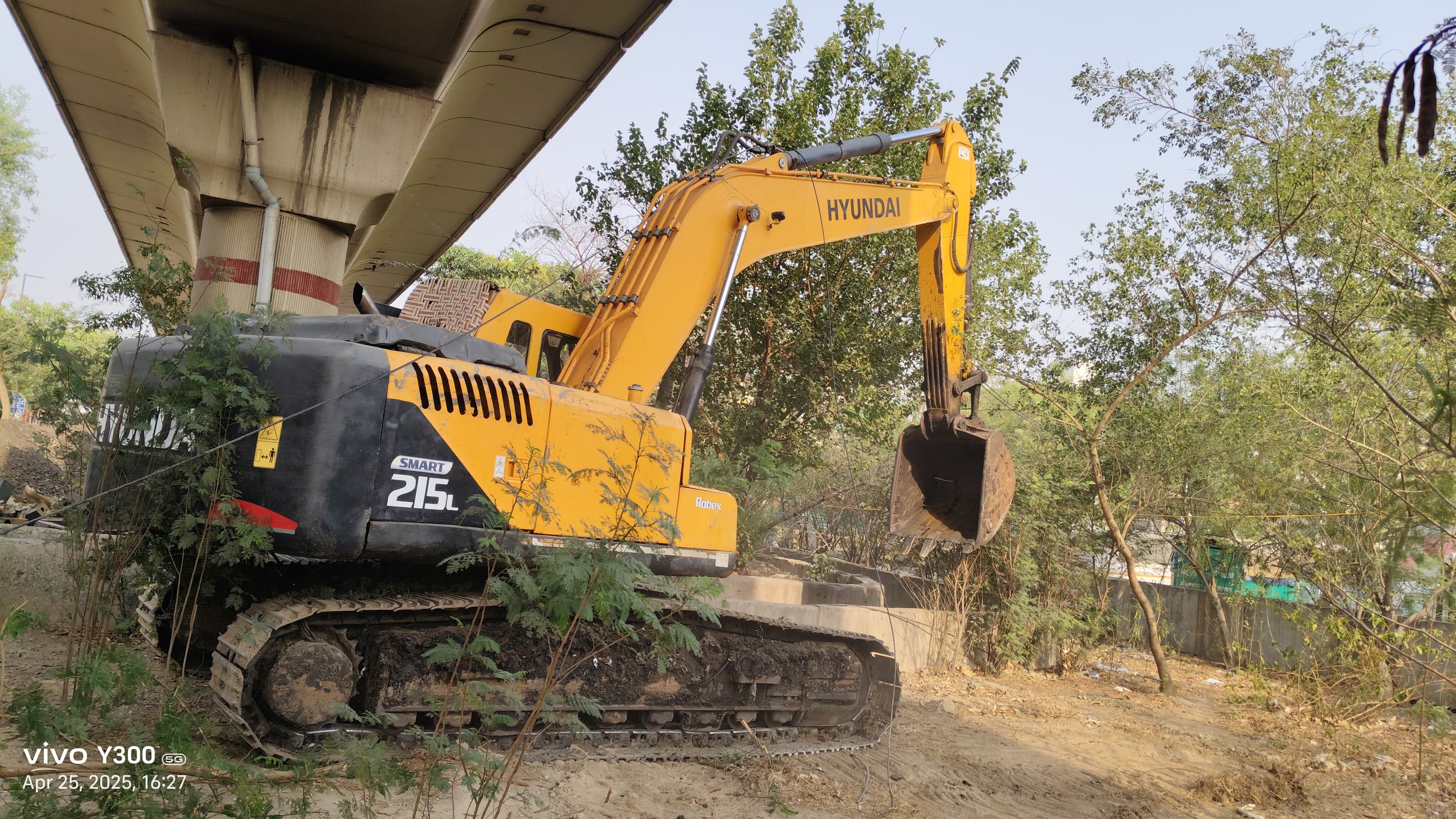 Hyundai Construction Equipment R215l Smart