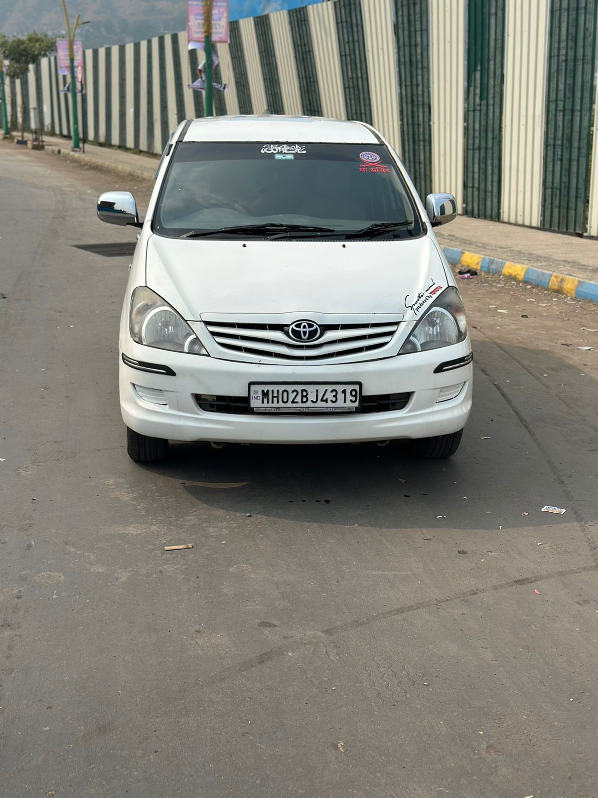 TOYOTA Innova Touring Sport