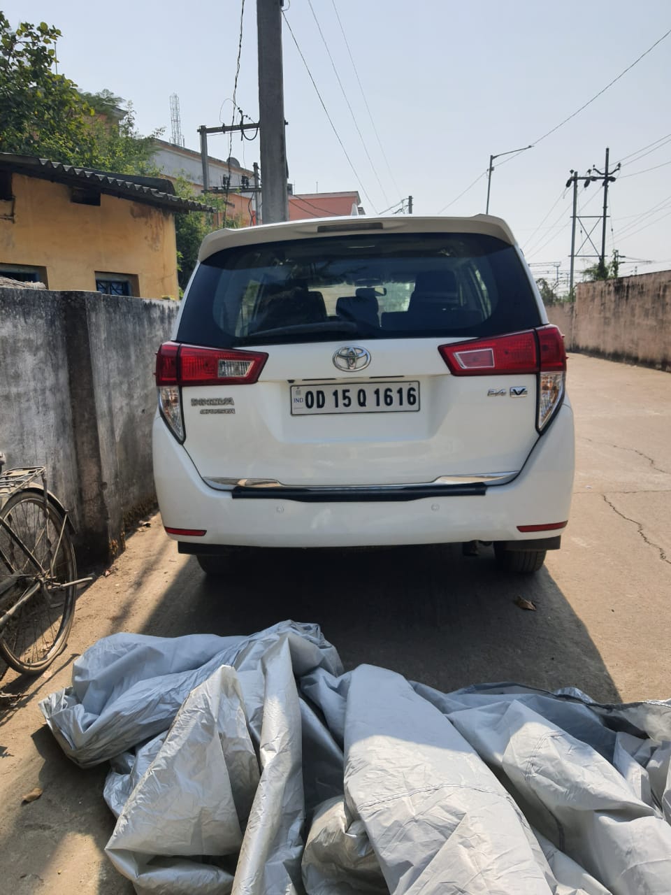 TOYOTA Innova Touring Sport